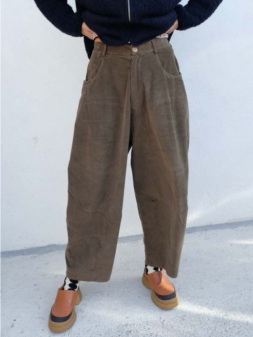 CORDERA Corduroy Baggy Pants in Moss
